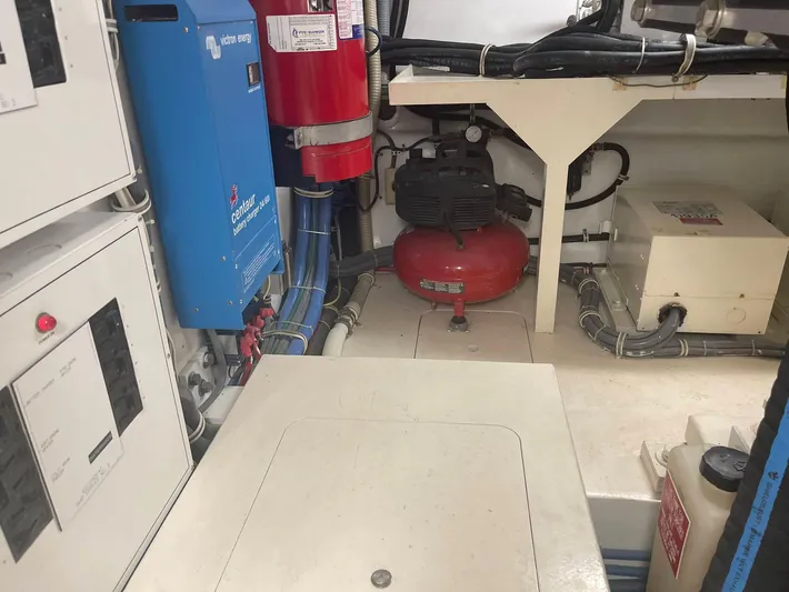 Due South Yacht Photos Pics 