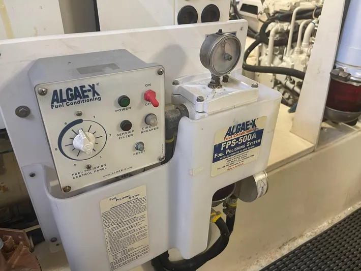 Due South Yacht Photos Pics 