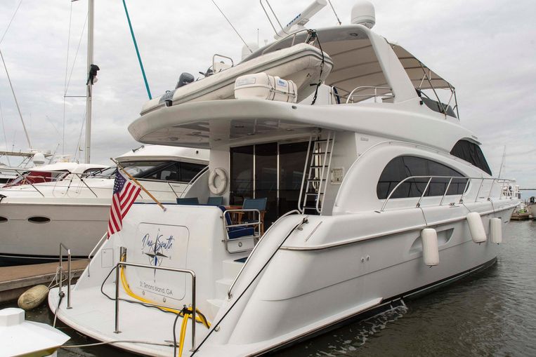 2002-63-hatteras-63-raised-pilothouse-motor-yacht