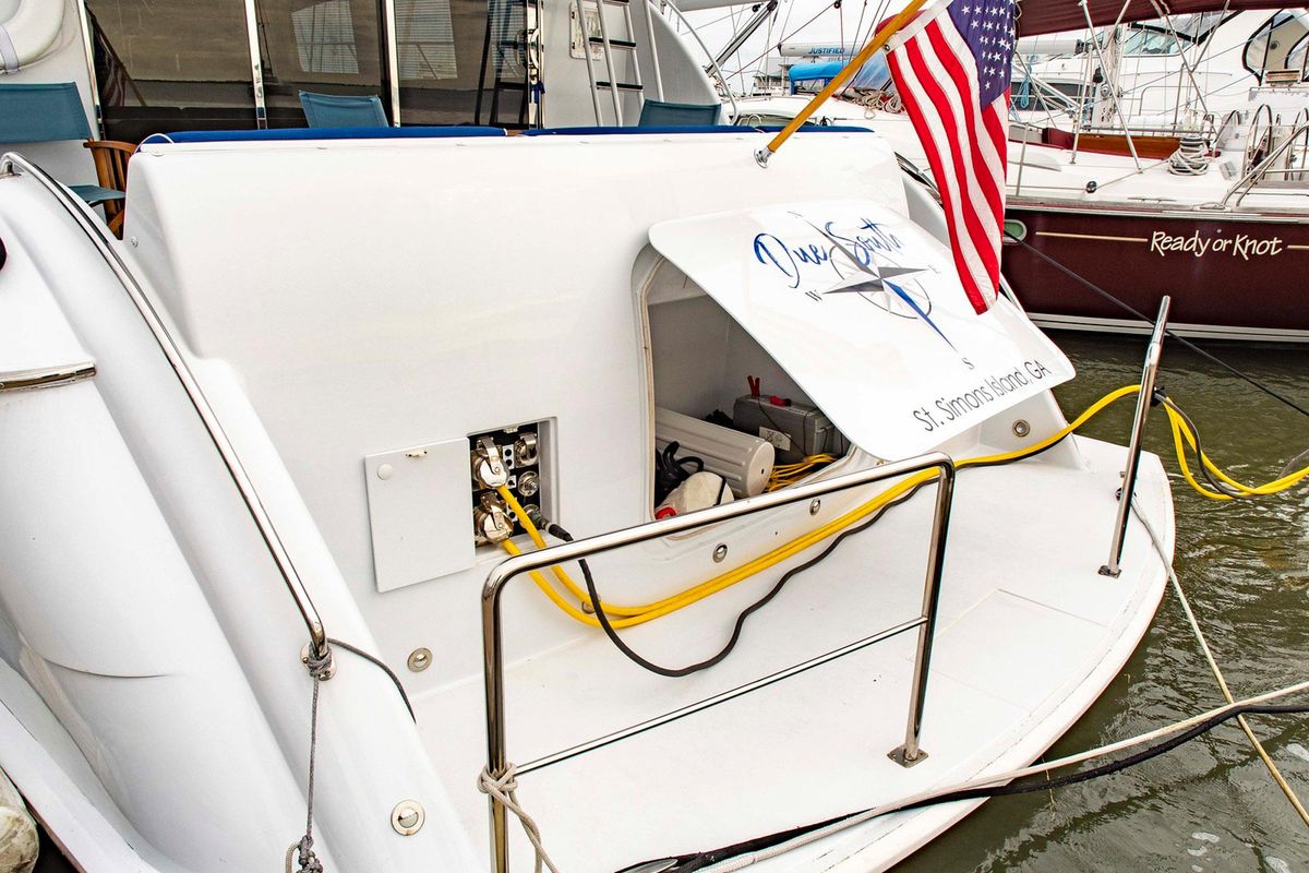 2002 Hatteras 63 