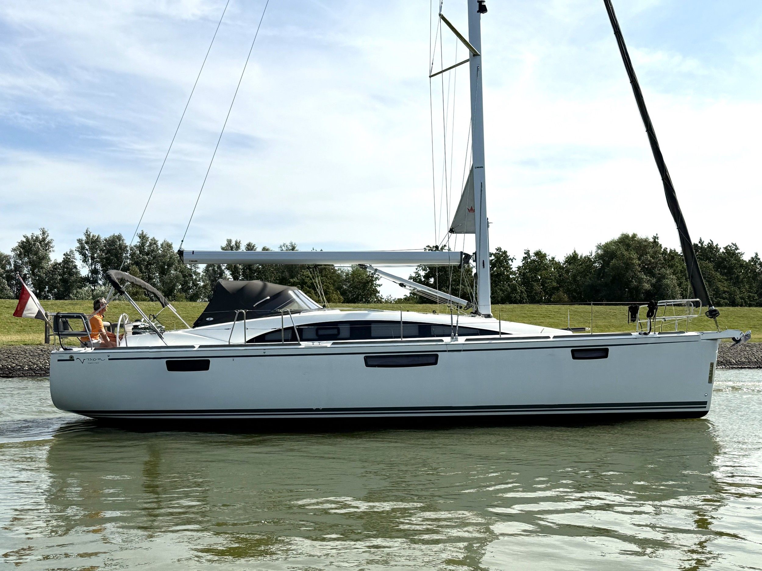 2020 Bavaria Vision 42