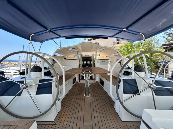 Nusquama Yacht Photos Pics 