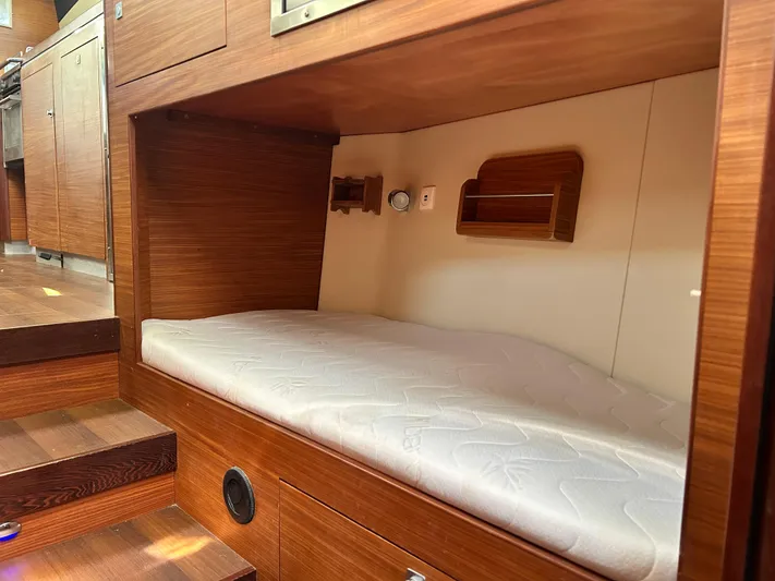 Nusquama Yacht Photos Pics 