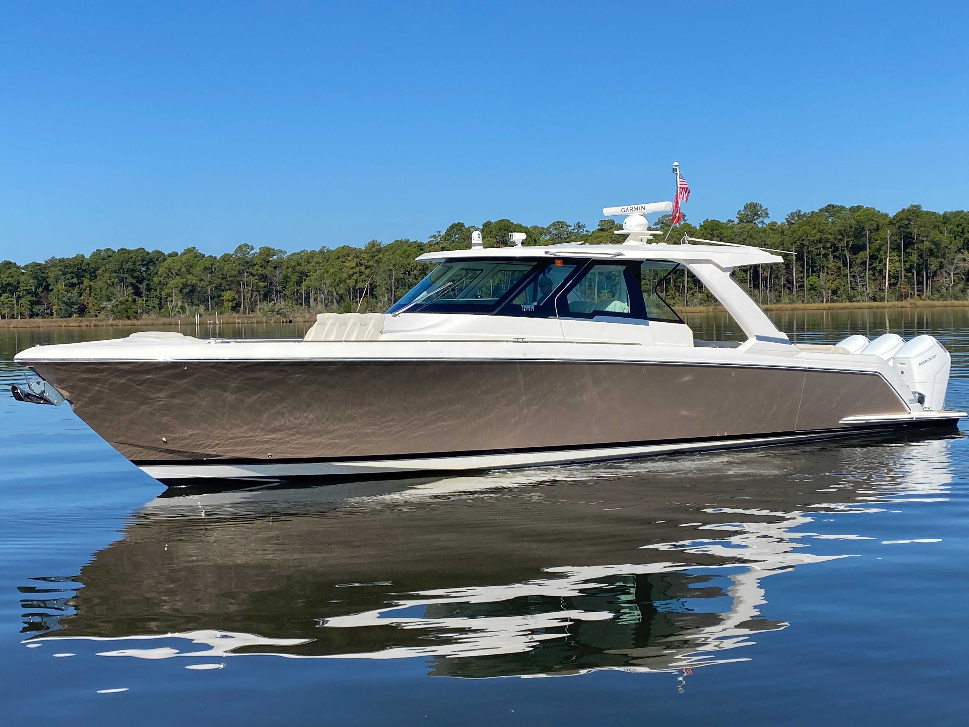 2023 TIARA YACHTS 48 LS - Image 6