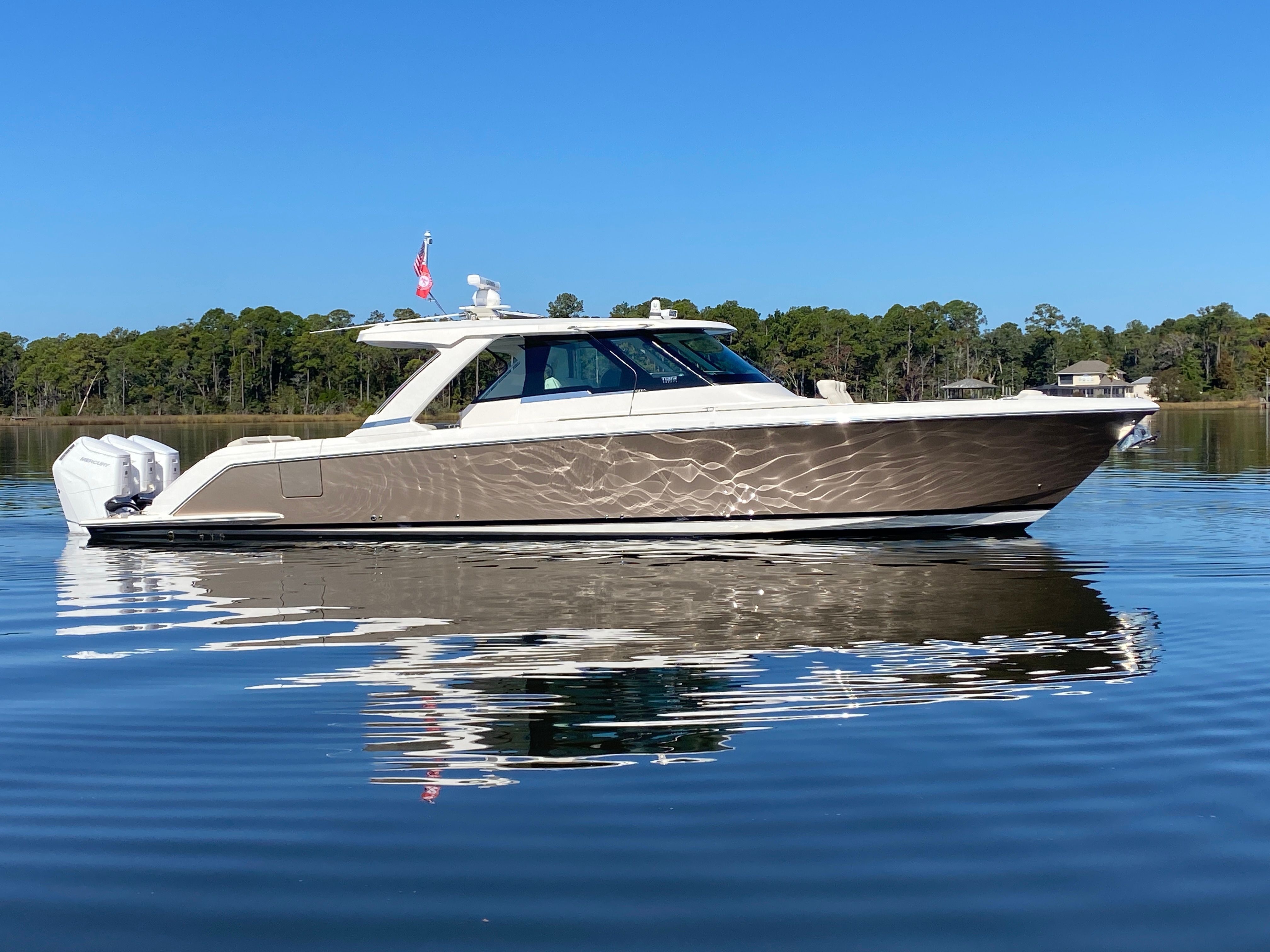 2023 TIARA YACHTS 48 LS - Image 8