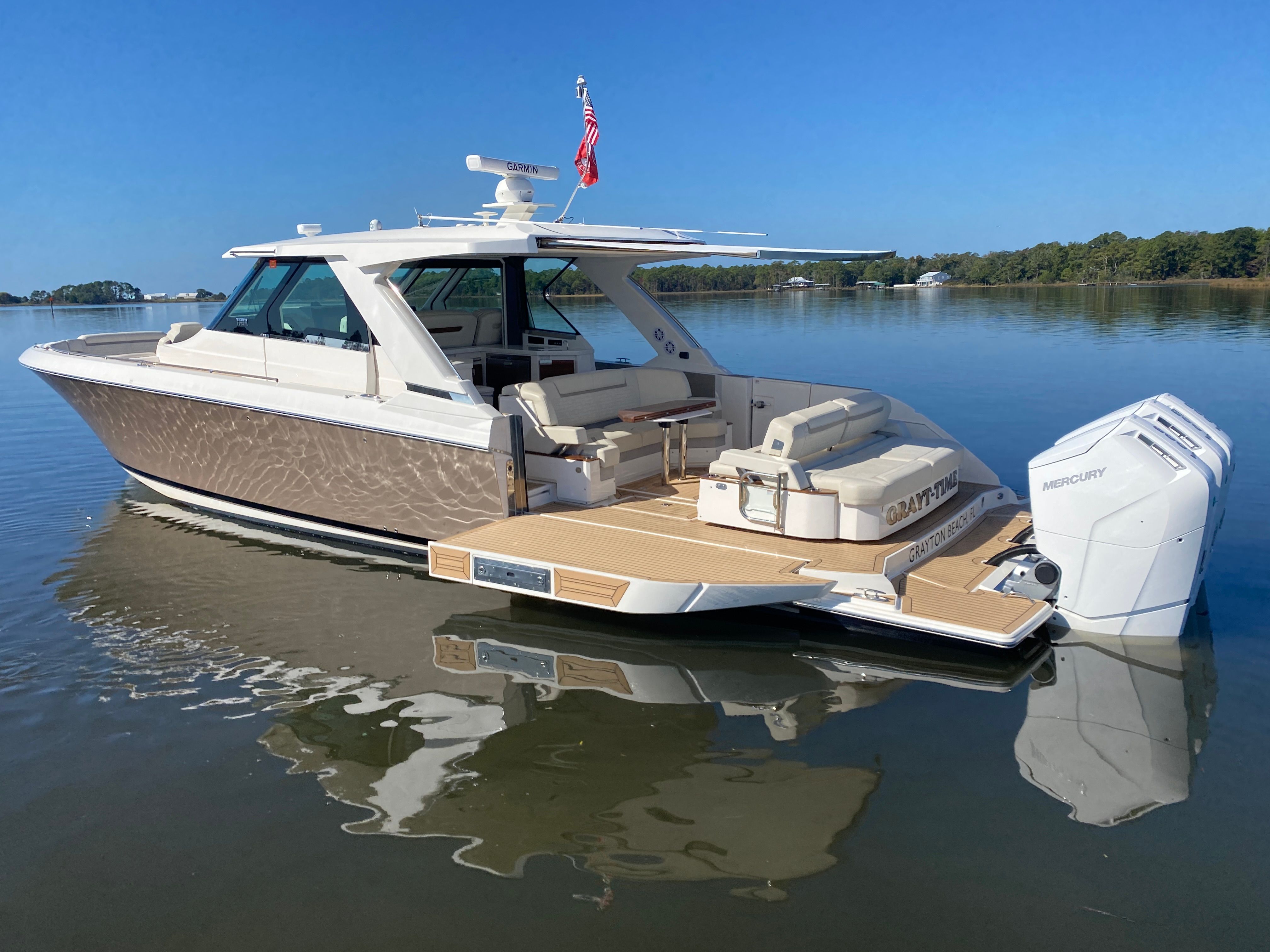 2023 TIARA YACHTS 48 LS - Image 1