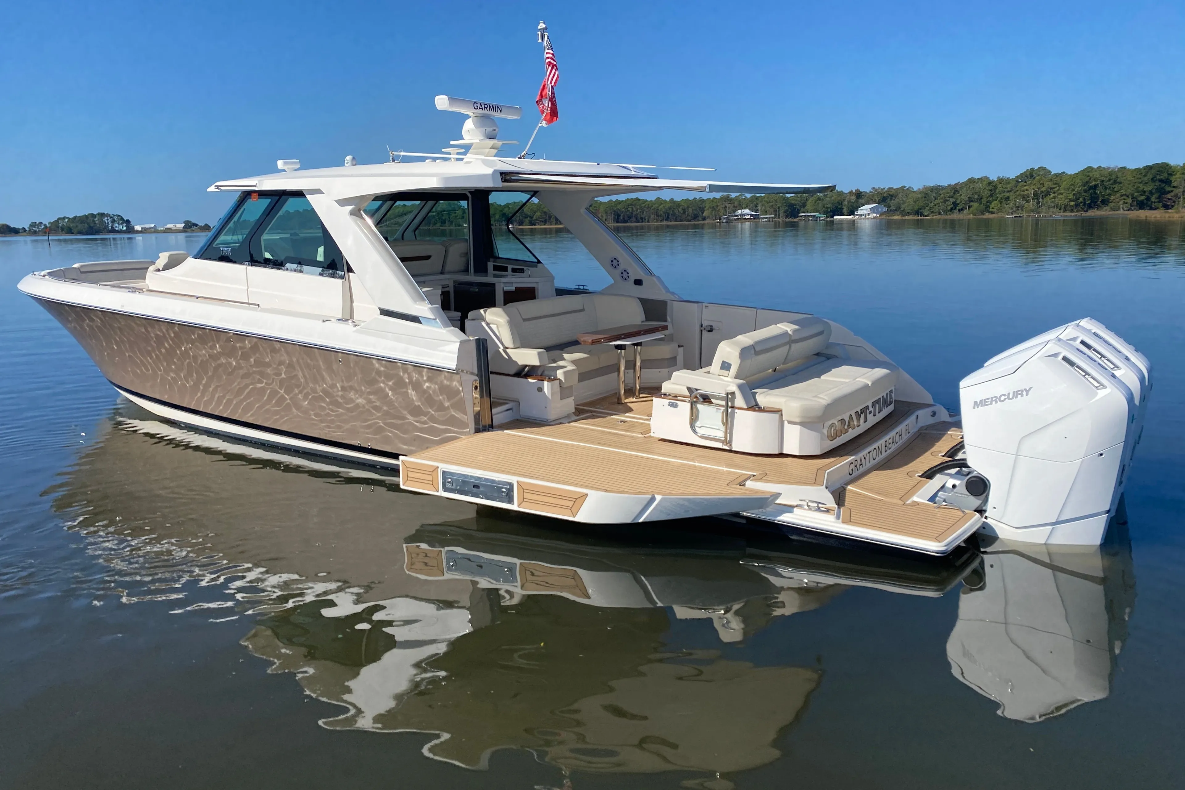 2023 TIARA YACHTS 48 LS - Image 1