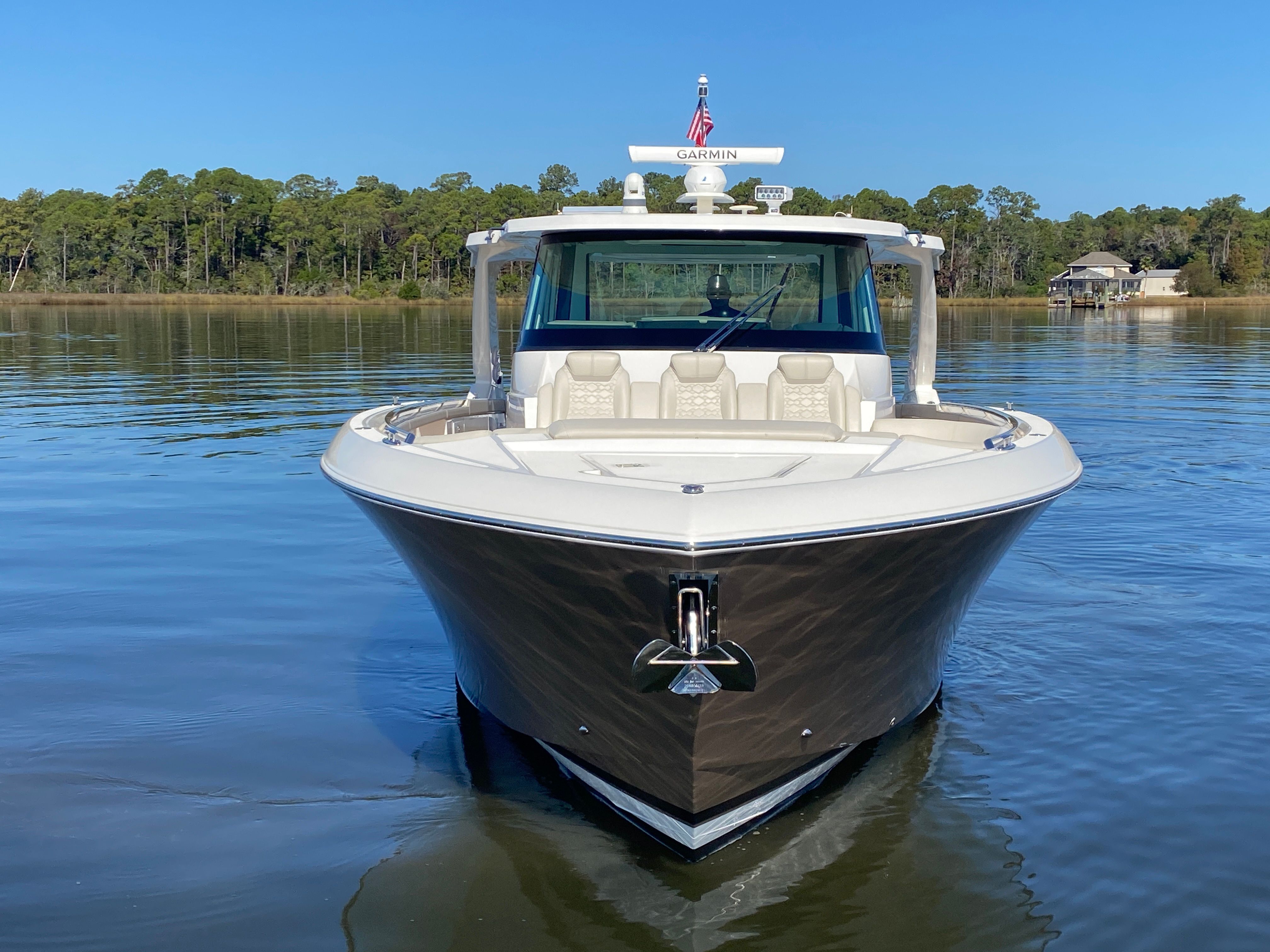 2023 TIARA YACHTS 48 LS - Image 4