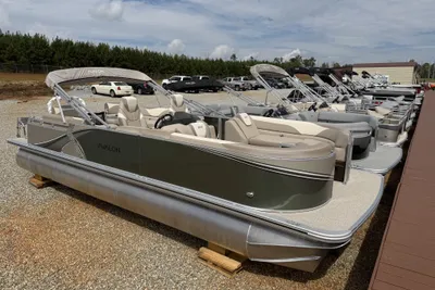 Avalon LSZ Quad Lounge - 25'