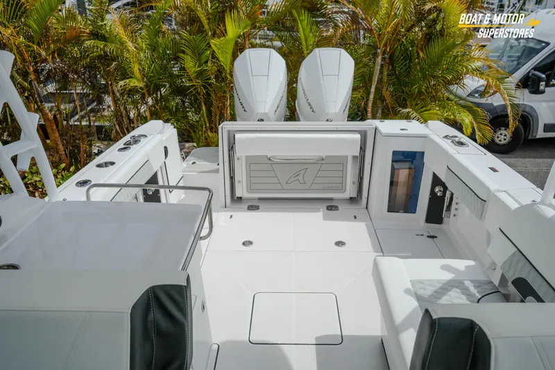  Yacht Photos Pics 2026 Blackfin 272 DC boat interior with dual engines and sleek design.