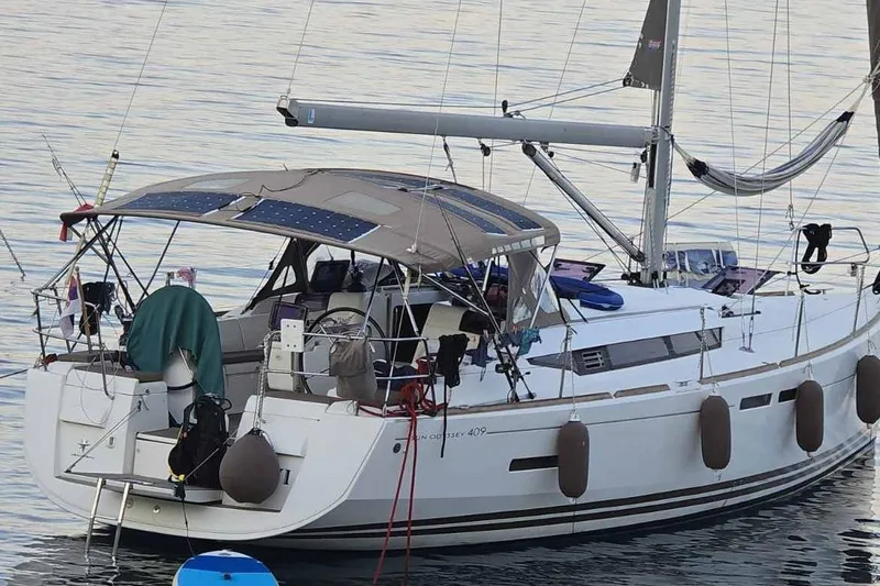  Yacht Photos Pics 2013 Jeanneau Sun Odyssey 409