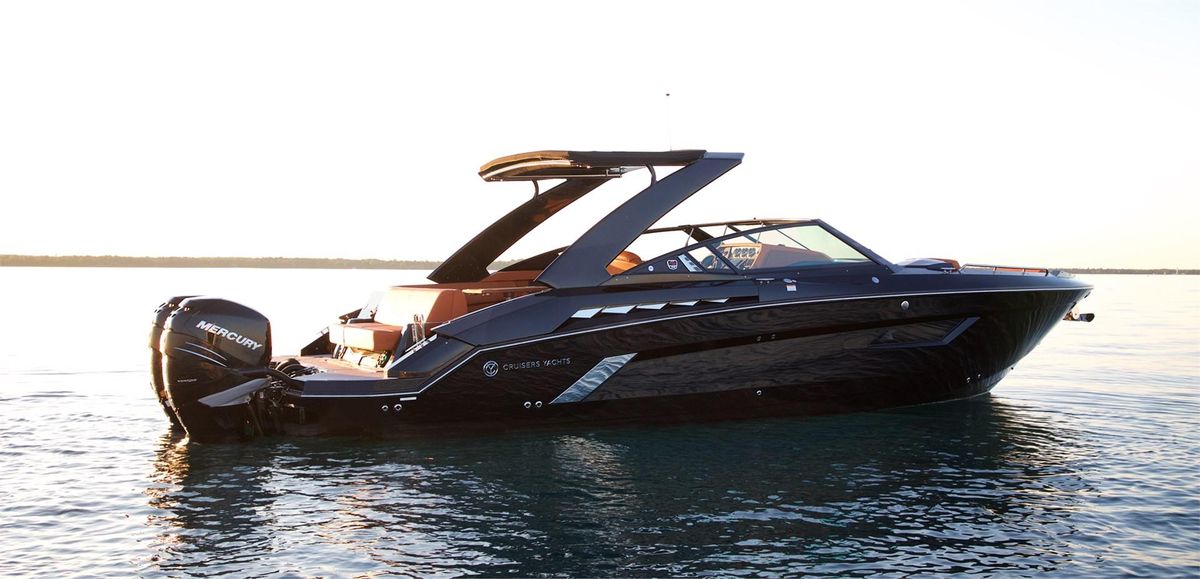 2022 Cruisers Yachts 338 - OB SOUTH BEACH EDITION