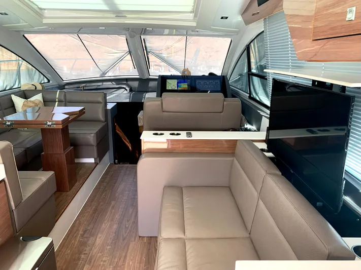 Powell Vie II Yacht Photos Pics 