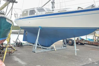 1982 Trident Voyager 35