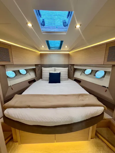  Yacht Photos Pics 2016 BENETEAU MONTE CARLO 5 - Image 21