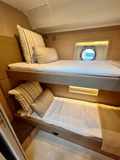  Yacht Photos Pics 2016 BENETEAU MONTE CARLO 5 - Image 27