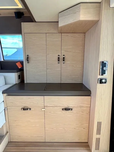  Yacht Photos Pics 2016 BENETEAU MONTE CARLO 5 - Image 10