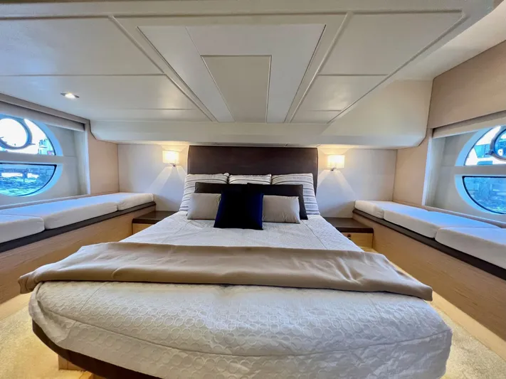  Yacht Photos Pics 2016 BENETEAU MONTE CARLO 5 - Image 24