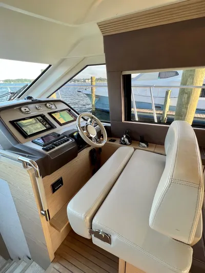  Yacht Photos Pics 2016 BENETEAU MONTE CARLO 5 - Image 11