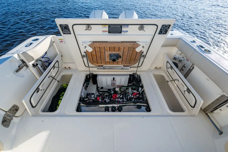  Yacht Photos Pics 2023 BOSTON WHALER 325 CONQUEST - Image 20