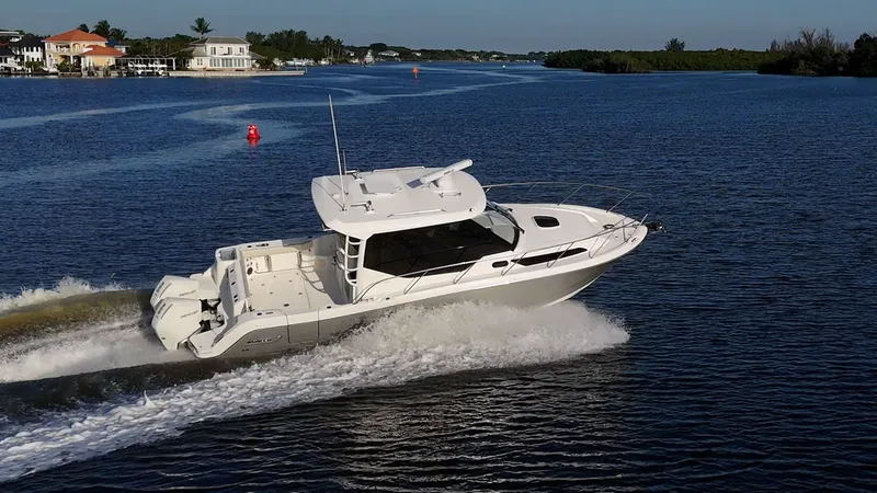  Yacht Photos Pics 2023 BOSTON WHALER 325 CONQUEST - Image 4