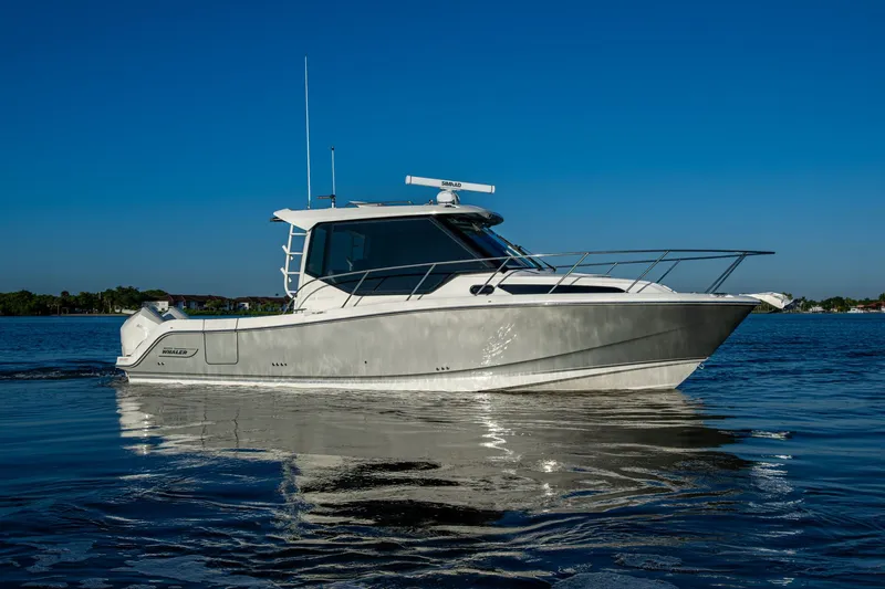  Yacht Photos Pics 2023 BOSTON WHALER 325 CONQUEST - Image 13