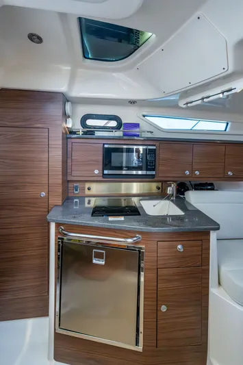  Yacht Photos Pics 2023 BOSTON WHALER 325 CONQUEST - Image 38