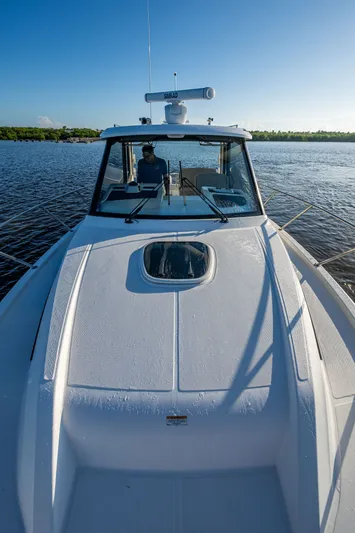  Yacht Photos Pics 2023 BOSTON WHALER 325 CONQUEST - Image 44