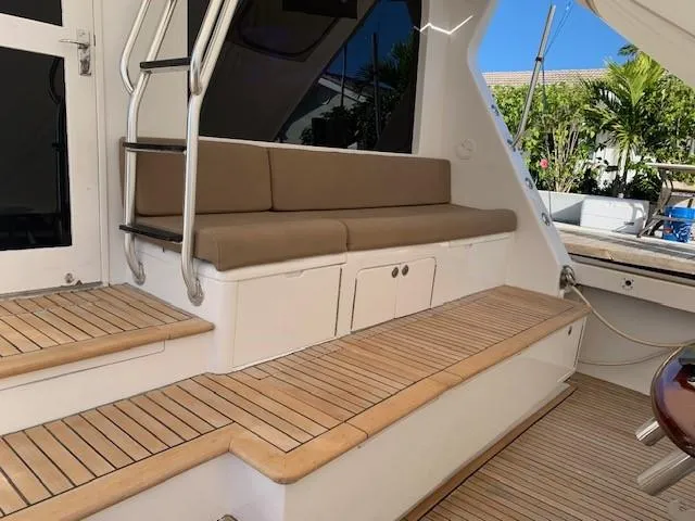  Yacht Photos Pics 1988 Donzi Z-65 Tournament Fisherman boat with cushioned seating and teak deck.