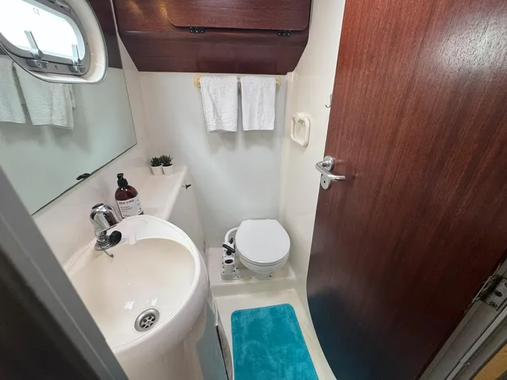 Savannah Yacht Photos Pics 