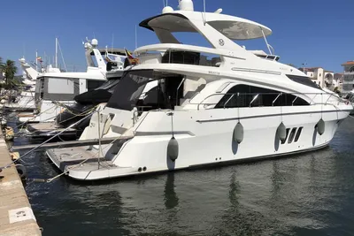 2008 Marquis 560