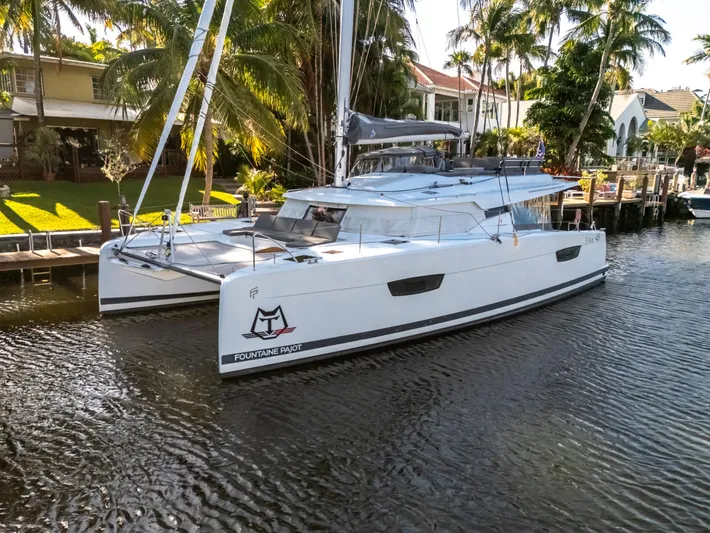 Temenos Yacht Photos Pics 