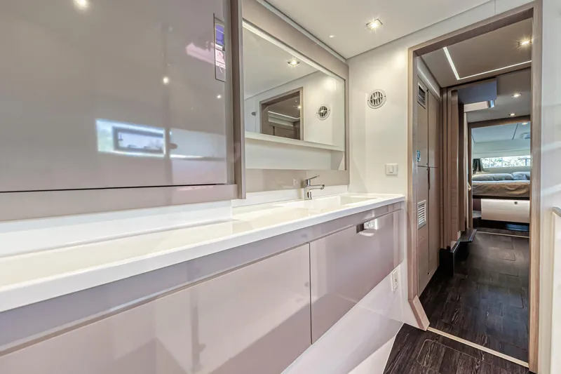 Temenos Yacht Photos Pics 