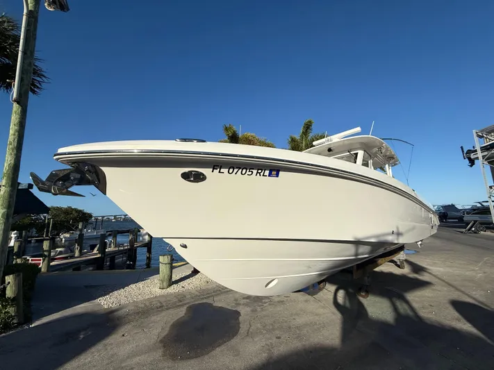  Yacht Photos Pics 2017 Everglades 355 Cc - Image 2