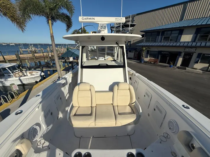  Yacht Photos Pics 2017 Everglades 355 Cc - Image 19