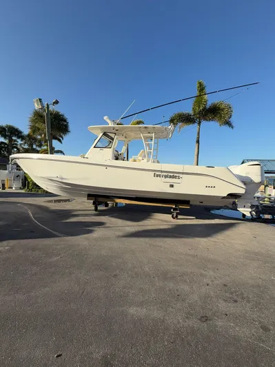  Yacht Photos Pics 2017 Everglades 355 Cc - Image 4
