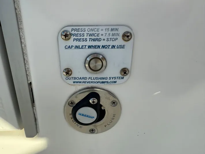  Yacht Photos Pics 2017 Everglades 355 Cc - Image 20