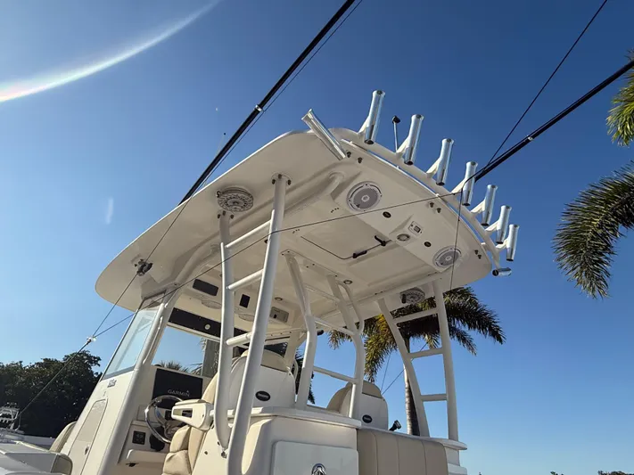  Yacht Photos Pics 2017 Everglades 355 Cc - Image 9