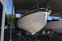 2022 Axopar 28 T-Top