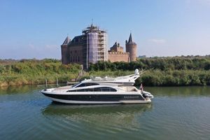 2003 Ferretti Yachts 530
