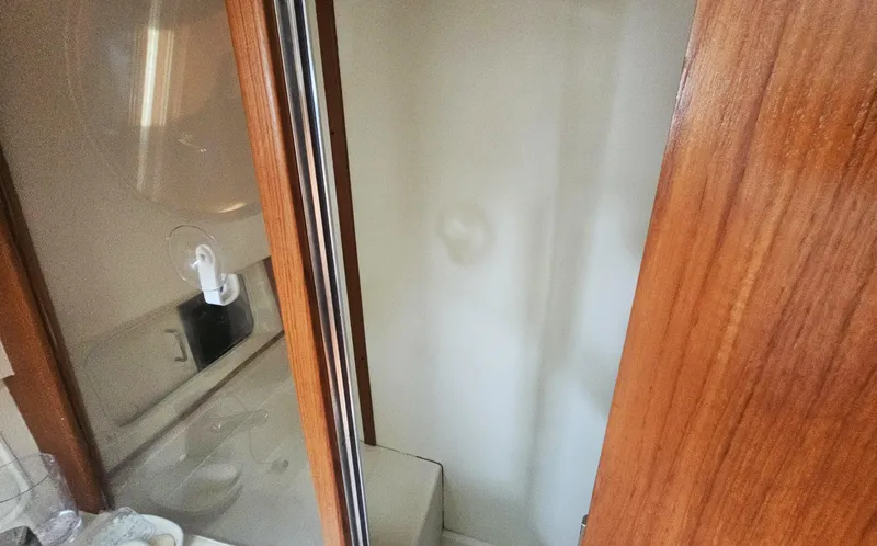 Sarah Stuart Yacht Photos Pics 