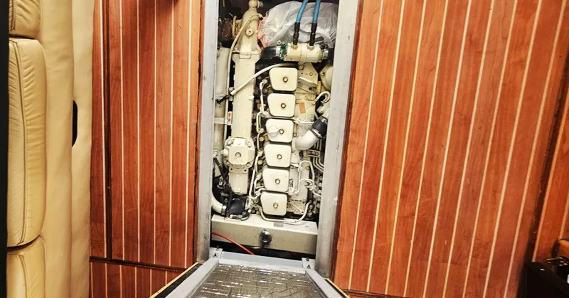 Sarah Stuart Yacht Photos Pics 