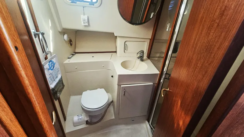 Sarah Stuart Yacht Photos Pics 