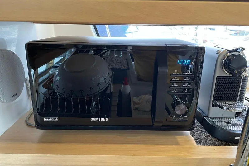 Chicago Yacht Photos Pics Samsung microwave and coffee machine on Lagoon 52 F yacht, 2020 model.