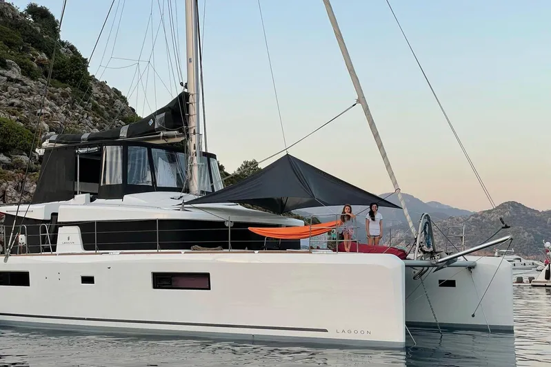 Chicago Yacht Photos Pics Lagoon 52 F