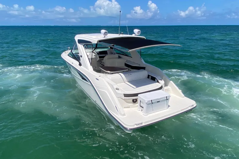 Ganso II Yacht Photos Pics Hull