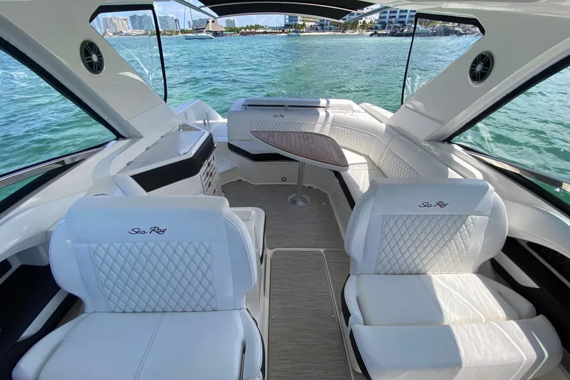 Ganso II Yacht Photos Pics Cockpit