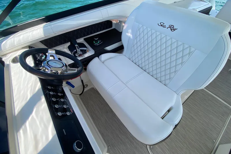 Ganso II Yacht Photos Pics Helm