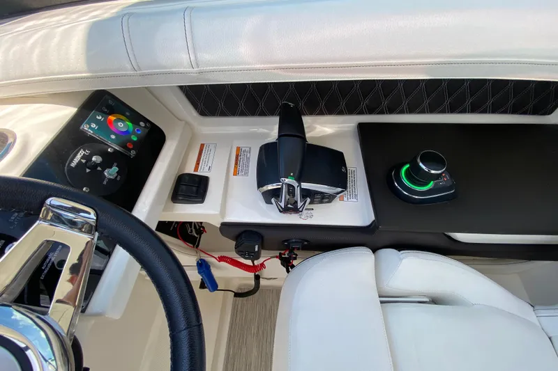 Ganso II Yacht Photos Pics Engine Controls