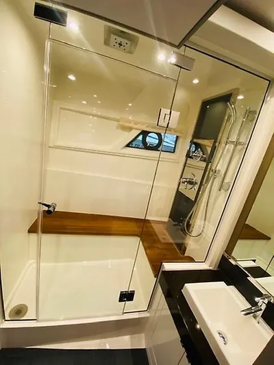 Stress Relief Yacht Photos Pics Master StateRoom Ensuite Head & Shower